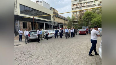 Изрображение 'На Ц-5 в Ташкенте работа по сносу детской площадки ради строительства дома прекращена'