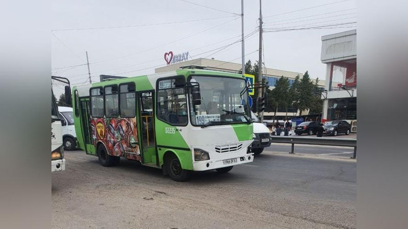 Изрображение 'Водителей автобусов, устроивших гонки в Ташкентской области, уволили'