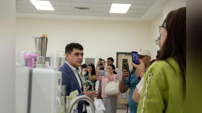 '10 минг талабага мўлжалланган замонавий кампус, билимлиларга 100 фоизгача чегирма ва "люкс" ётоқхона... Ёхуд AKFA университетида қандай мутахассислар тайёрланади?'ning rasmi