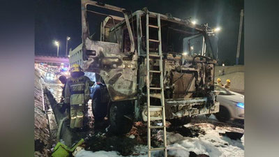 'Toshkentda yuk mashinasi yonib ketdi'ning rasmi