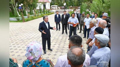 'Давлат раҳбари йиғилишдан сўнг халқ ичига кирди'ning rasmi