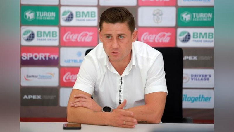 'Server Jeparov "Lokomotiv"ga bosh murabbiy bo`ldi'ning rasmi