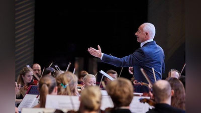 Изрображение 'В Ташкенте прошел благотворительный концерт под управлением Владимира Спивакова'