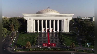 'Hind kinoyulduzlari Toshkentga keladi'ning rasmi