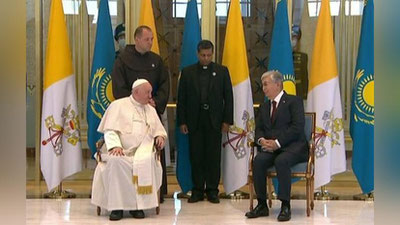Изрображение 'Папа Римский прибыл в Казахстан'