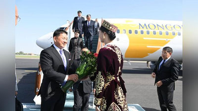 Изрображение 'Президент Монголии прибыл в Самарканд (видео)'