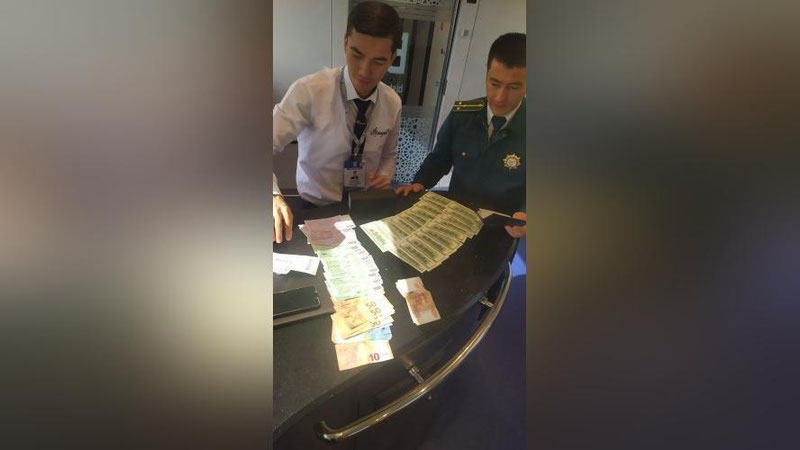 Изрображение 'Россиянину вернули сумку с деньгами, которую он забыл в поезде "Афросиаб"'
