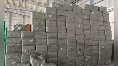 'Andijondagi “Do`stlik” chegara bojxona postida 848 mln. so`mlik tovarlarni hujjatlarda ko`rsatmasdan olib kirmoqchi bo`lganlar fosh bo`ldi'ning rasmi