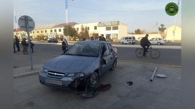 Изрображение 'Страшное ДТП в Бухаре: водитель сшиб группу школьников (видео, 18+)'