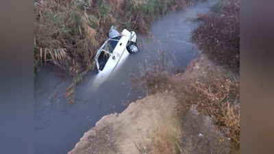 Изрображение 'В Кашкадарье из канала вытащили "Нексию"'