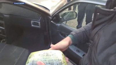 'Namanganda “geroin” sotuvchisi bo`lgan qirg`iz fuqarosi qo`lga olindi'ning rasmi