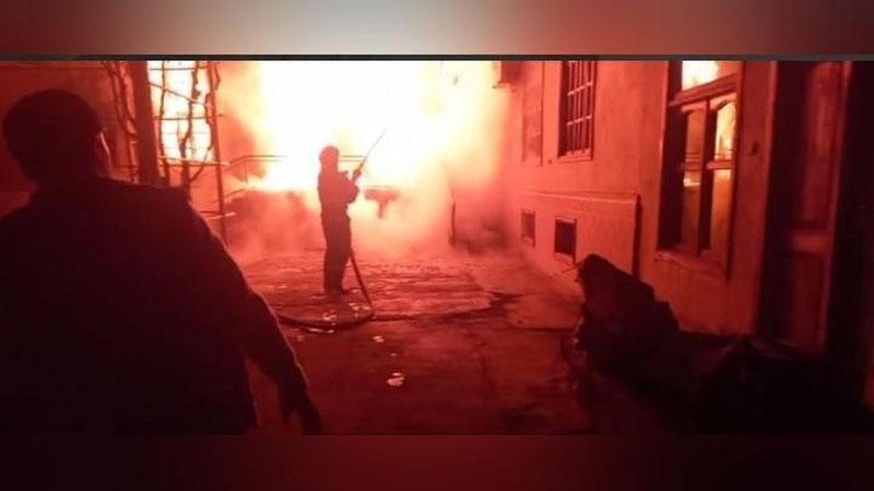 'Андижонда ёниб кетган хонадондан уй бекасининг жасади чиқди, икки нафар фарзанди эса шифохонага олиб кетилган'ning rasmi