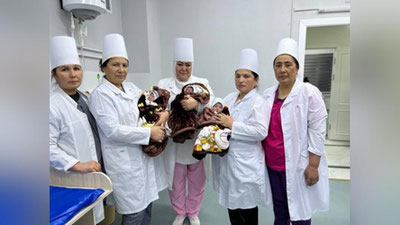 Изрображение 'В Туракургане родились девочки-тройняшки'