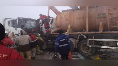 Изрображение 'На трассе в Кашкадарье столкнулись грузовик и автоцистерна'