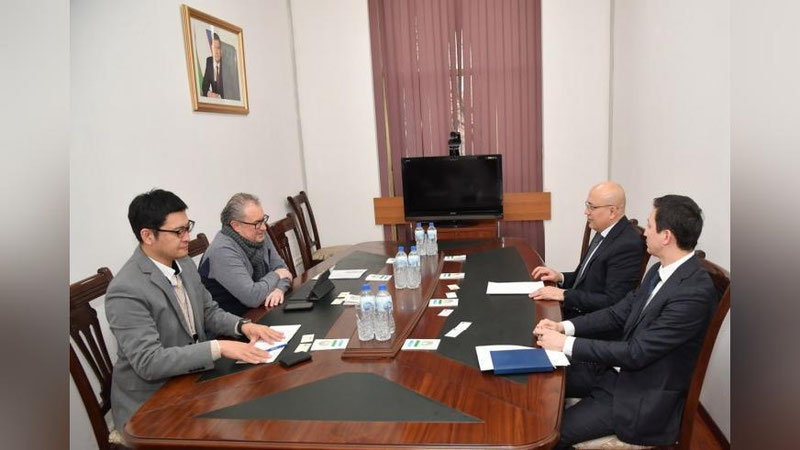 'TIV o`rinbosari OTBning O`zbekistondagi vakolatxonasi rahbari bilan uchrashdi'ning rasmi