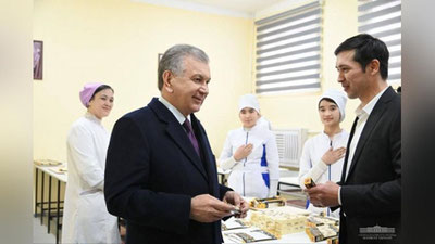 'Shavkat Mirziyoev Andijon tumanidagi 55-umumta`lim maktabiga bordi'ning rasmi