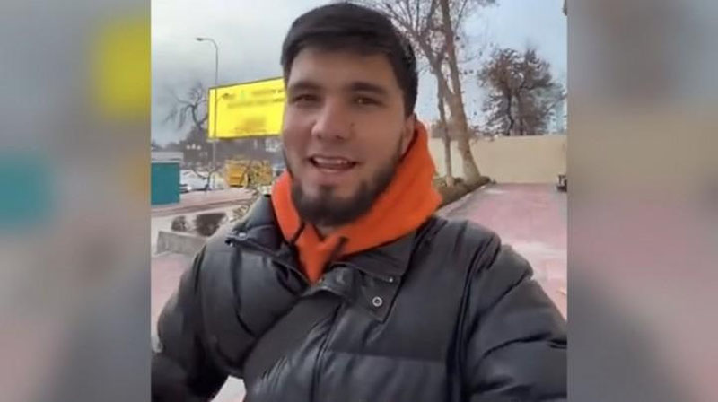 'Toshkentda ichki kiyimlar do`konidagi reklamani tanqid qilgan yigit jarimaga tortildi'ning rasmi