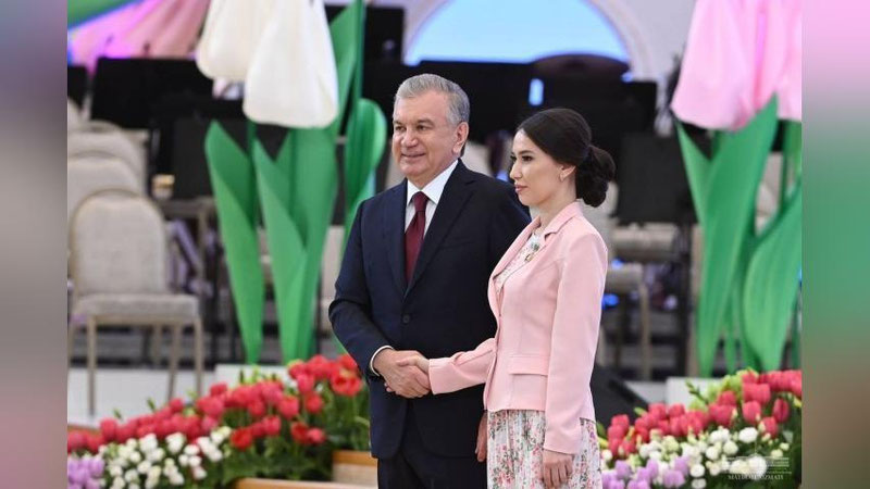 Изрображение 'Президент Шавкат Мирзиёев поздравил женщин с праздником (фото)'