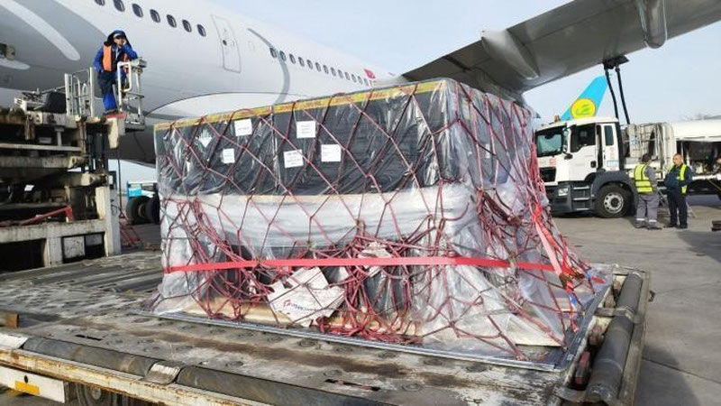 'O`zbekistonga "Omikron" shtammiga qarshi yangi vaksina olib kelindi'ning rasmi