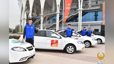 Изрображение 'Победителям Кубка Азии U-20 по футболу вручили автомобили (фото)'