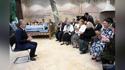 Изрображение 'Президент Узбекистана побывал в махаллях Шайхантахурского района Ташкента'