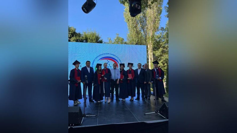 Изрображение 'Ташкентский филиал РХТУ имени Менделеева выпустил первых бакалавров'