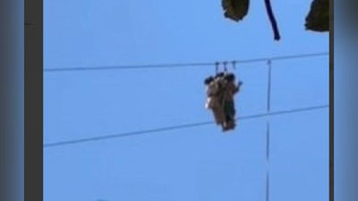 'Namanganda kanatning to`xtab qolishi oqibatida odamlar dor yo`lida osilib qoldi (video)'ning rasmi