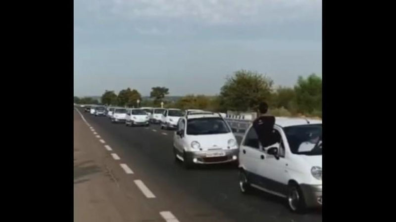 'Toshkent viloyatida bir guruh haydovchilar “Matiz shou” uyushtirdi (video)'ning rasmi