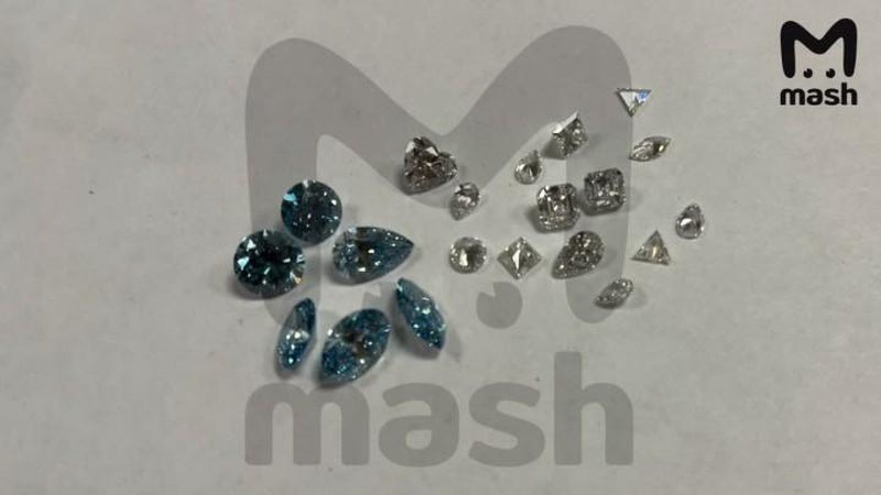 Изрображение 'Узбекистанец пытался ввезти в Россию 60 бриллиантов ... в трусах'