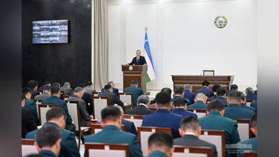 'Farg`onada Shavkat Mirziyoev raisligida Ichki ishlar vazirligining kengaytirilgan hay`at yig`ilishi boshlandi'ning rasmi