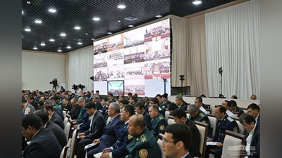 Изрображение 'На совещании с участием главы государства уволен ряд руководителей за недостаточную борьбу с бедностью'