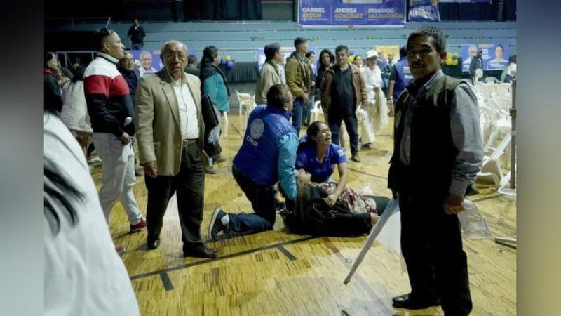 'Ekvador prezidentligiga nomzod saylovoldi tashviqotidan so`ng o`ldirildi (video)'ning rasmi
