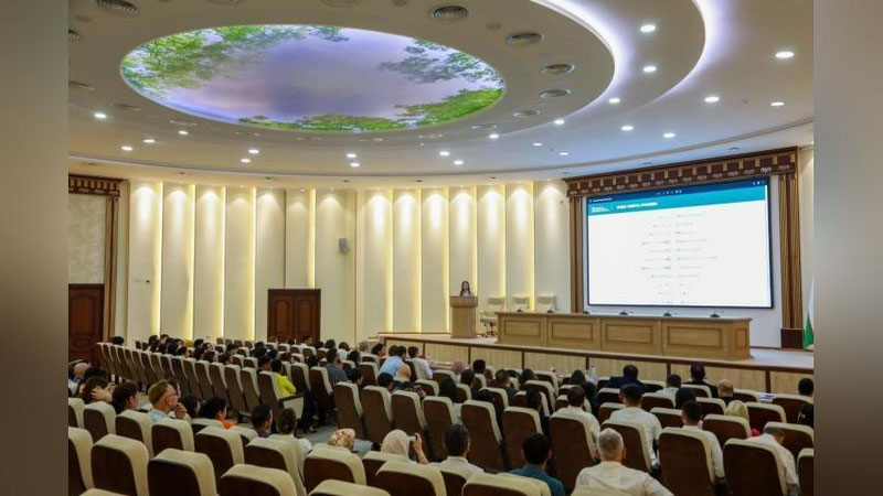 'Xorijiy tillarni o`qitish uchun chet el fuqarolarini jalb etish loyihasi doirasida o`quv-seminar o`tkazildi'ning rasmi