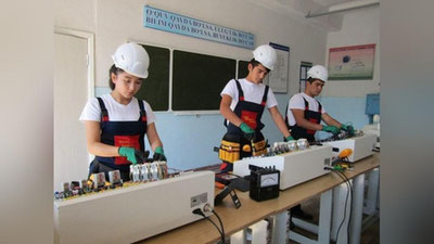 'Касбга ўқитишнинг Оқдарё тажрибаси республика бўйича татбиқ этилади'ning rasmi