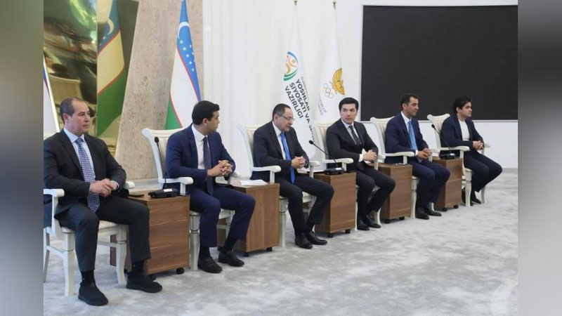 'Xitoyda O`zbekiston delegasiyasi o`z tarixidagi eng katta tarkib – 30 dan ortiq sport turida 350 nafardan ziyod atlet bilan ishtirok etadi'ning rasmi