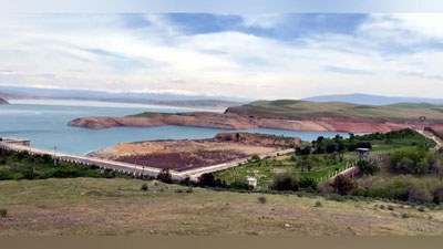 Изрображение 'Китайская компания проведет водопровод из Кемпир-Абадского водохранилища в Фергану'