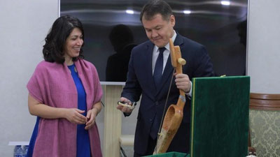 'Қўбиз UNESCO  рўйхатига киритилмоқда'ning rasmi