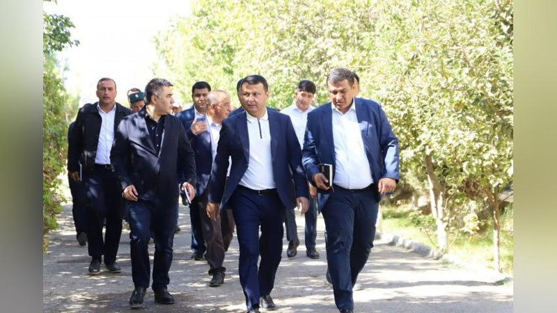 'Республика ишчи гуруҳи Шофирконда бўлди'ning rasmi