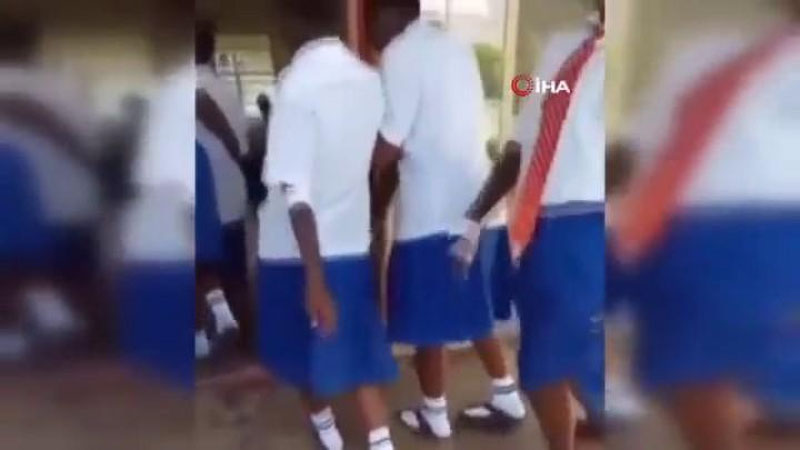 'Кениядаги мактабда 100 дан ортиқ ўқувчи қизлар сирли касаллик билан касалланди (видео)'ning rasmi