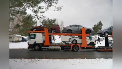 'Latviya mast haydovchilardan tortib olingan 300 ga yaqin avtomobilni Ukrainaga berdi'ning rasmi