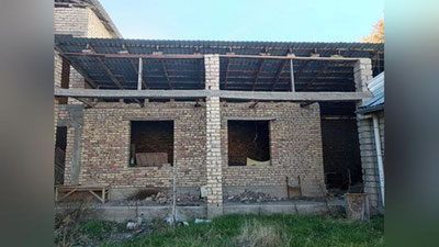 'Navoiy viloyati hokimi uyi yonib ketgan ayol uyini ta`mirlab berishni va`da berdi(video)'ning rasmi