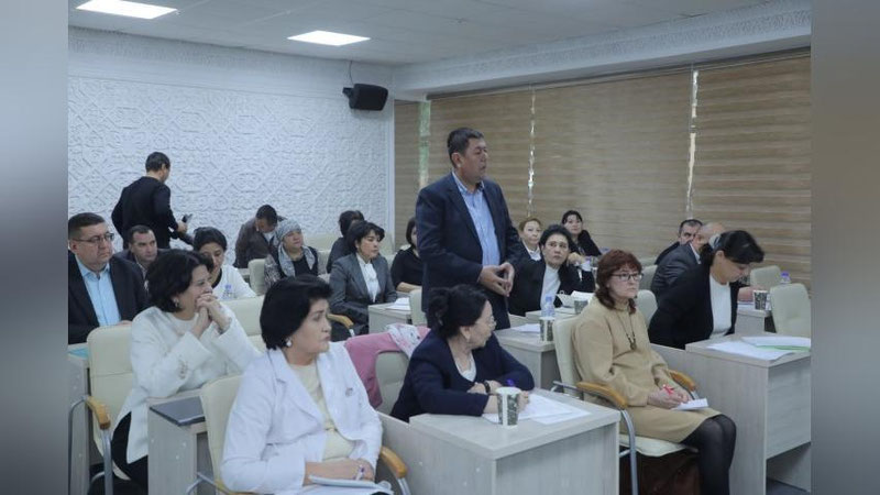 'Ona va bola markazi dolzarb muammolar tahlilini olib bordi'ning rasmi