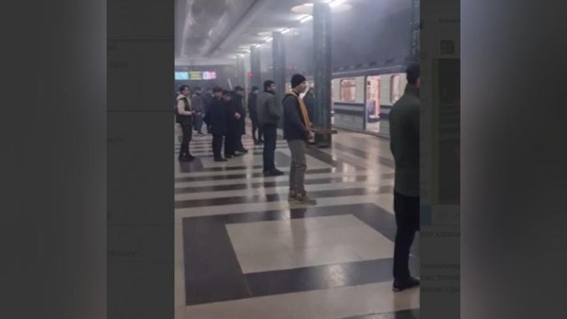 Изрображение 'Задымление на станции метро "Космонавтов" в столичной подземке объяснили "технической неисправностью"'