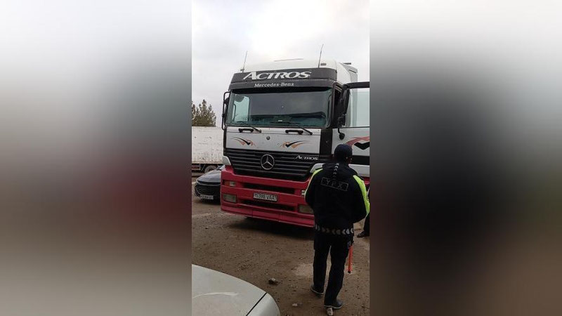 'Surxondaryo chegara postida O`zbekistonga tegishli yuk mashinaga haydovchi Afg`oniston davlat raqamini taqib harakatlangani aniqlandi'ning rasmi