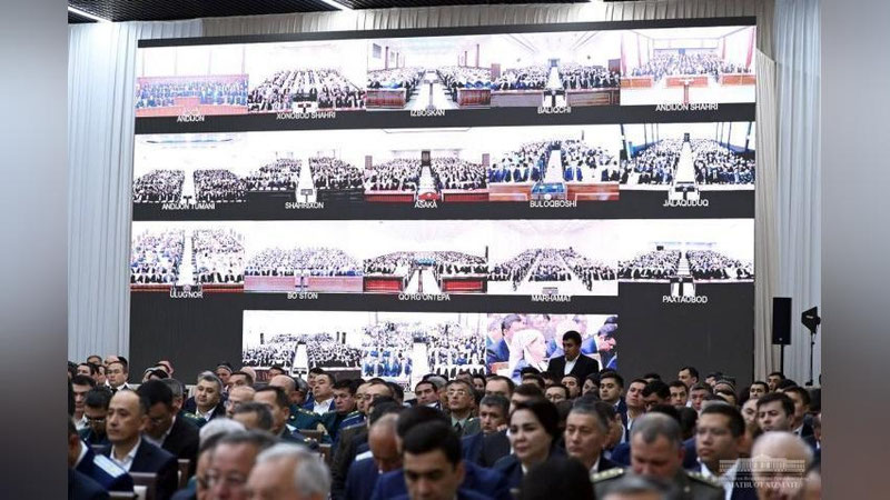 Изрображение 'На совещании в Ханабаде глава государства поручил улучшить транспортное обслуживание'