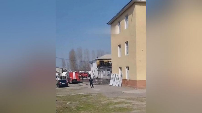 'Олтинкўл туманидаги охшона ёнди'ning rasmi