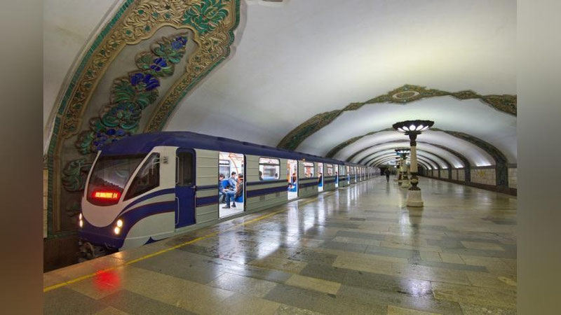 'Hayit kuni metro poezdlari harakati odatdagidan 1 soat oldin boshlanadi'ning rasmi