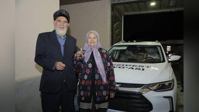 'Prezident sirdaryolik otaxonga avtomobil sovg`a qildi'ning rasmi