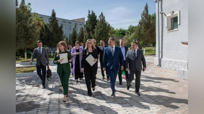 Изрображение 'Министр науки и высшего образования России посетил филиал МИСиС в Алмалыке'