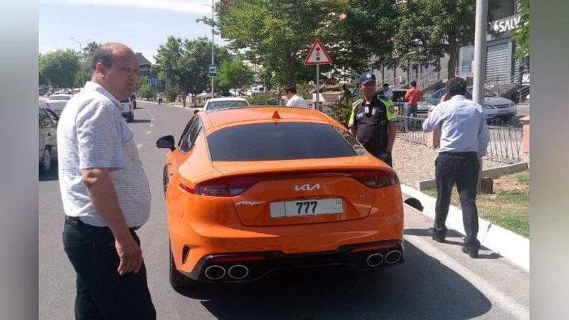 '777 raqam sohibining avtomashinasi jarima maydonchasiga joylashtirildi'ning rasmi